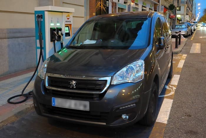 India sold more than 1 million electric vehicles in FY25