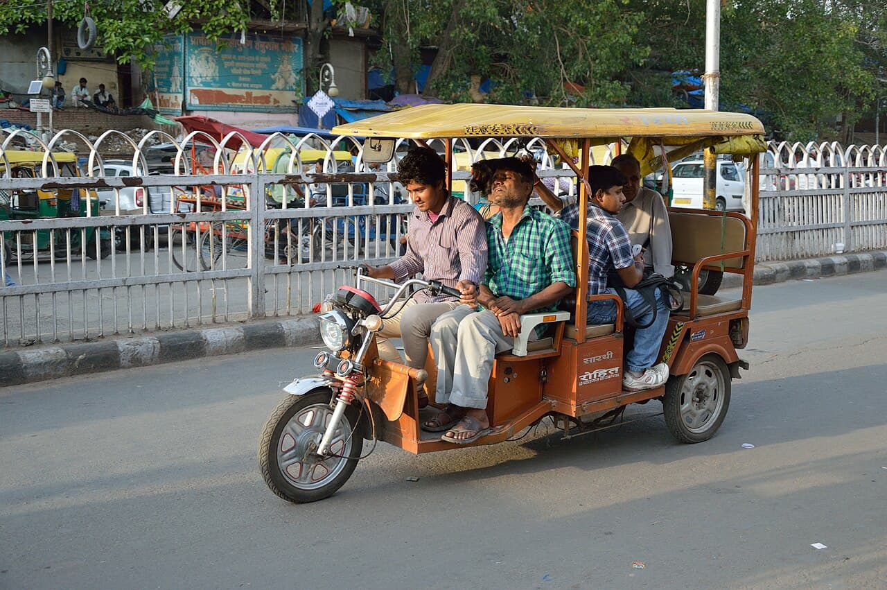 Electric three-wheelers accounted for nearly 78% of all investments in the last five years. Photo: Wikimedia Commons
