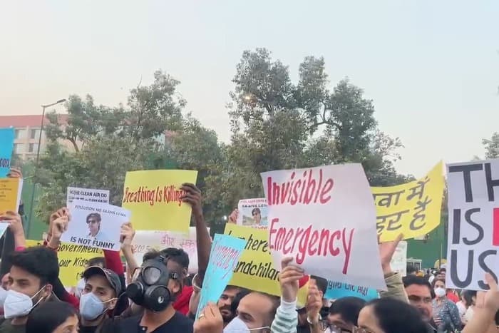 Parents, Activists Protests at India Gate as Air Turns Toxic 